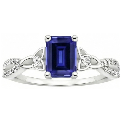 natural round sapphire 3ct ring close up detail