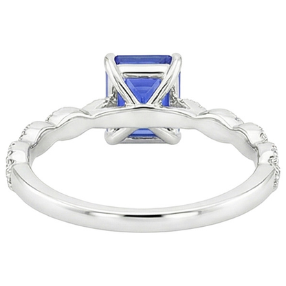 natural emerald sapphire 4.50ct ring on white background