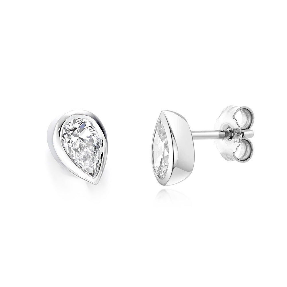 natural pear diamond 3.00ct earring side angle
