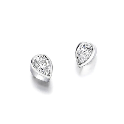 natural pear diamond 3.00ct earring close up detail