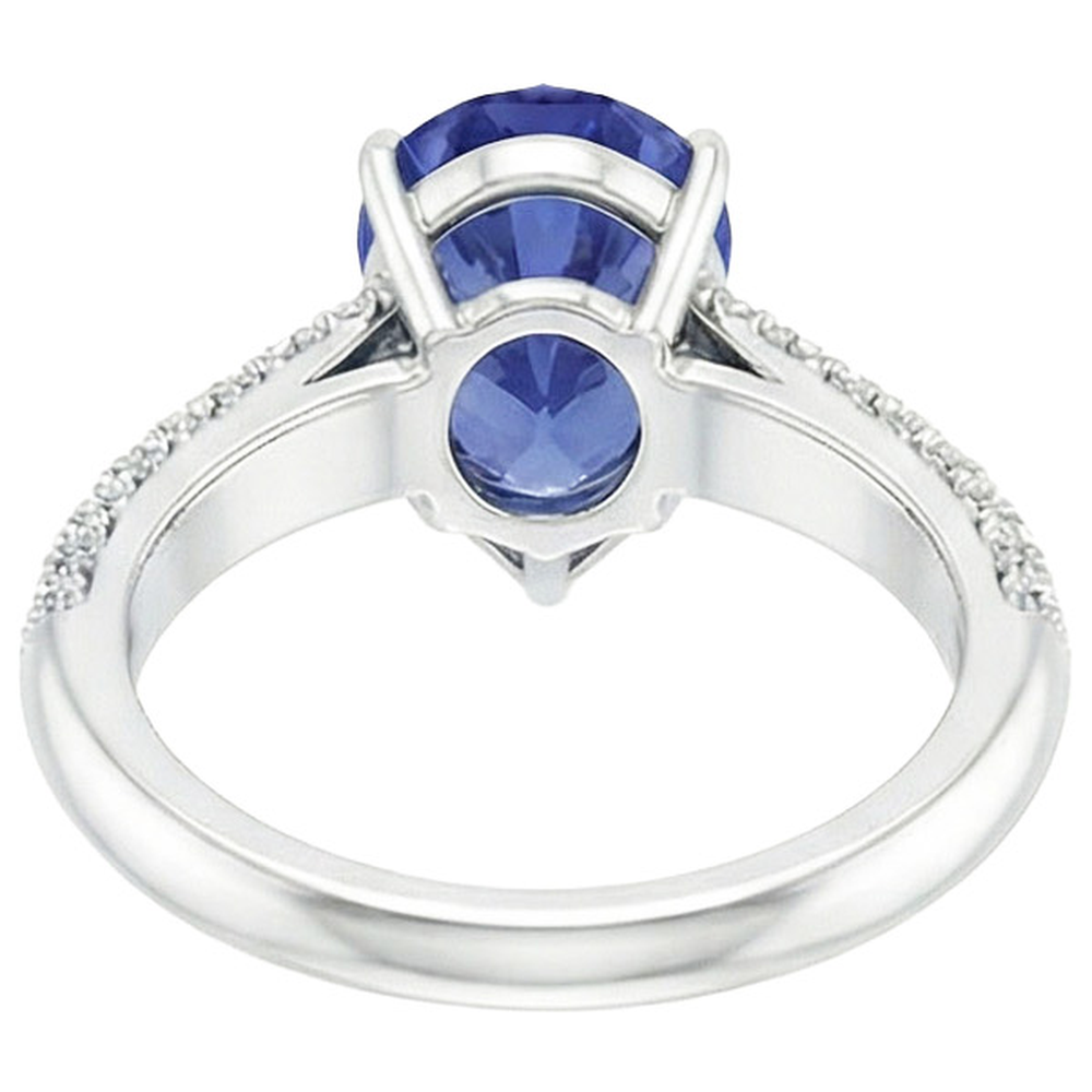 natural round sapphire 5.50ct ring on white background
