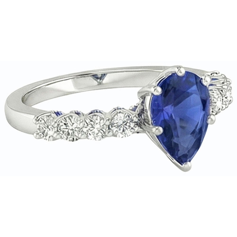 natural round sapphire 3ct ring close up detail