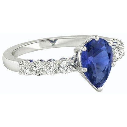 natural round sapphire 3ct ring close up detail