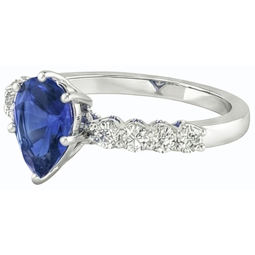 natural round sapphire 3ct ring top view