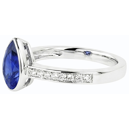 natural round sapphire 3ct watch close up detail