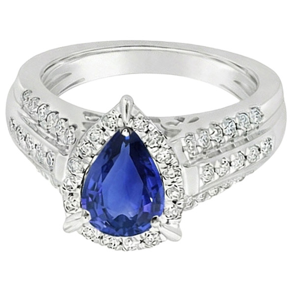 natural round sapphire 5ct ring close up detail