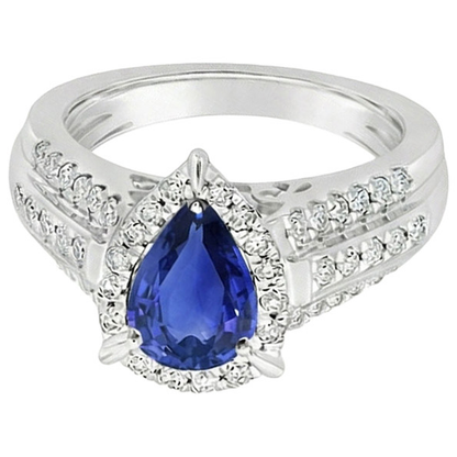 natural round sapphire 5ct ring close up detail