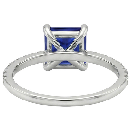 natural round sapphire 5.50ct ring on white background