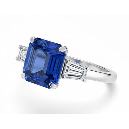 natural emerald sapphire 3ct ring close up detail