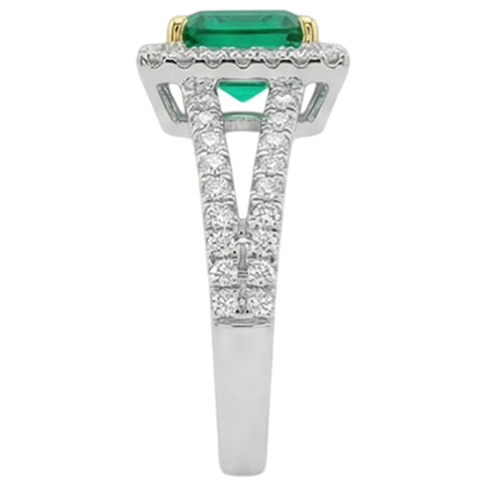 natural emerald emerald 3.50ct ring on white background