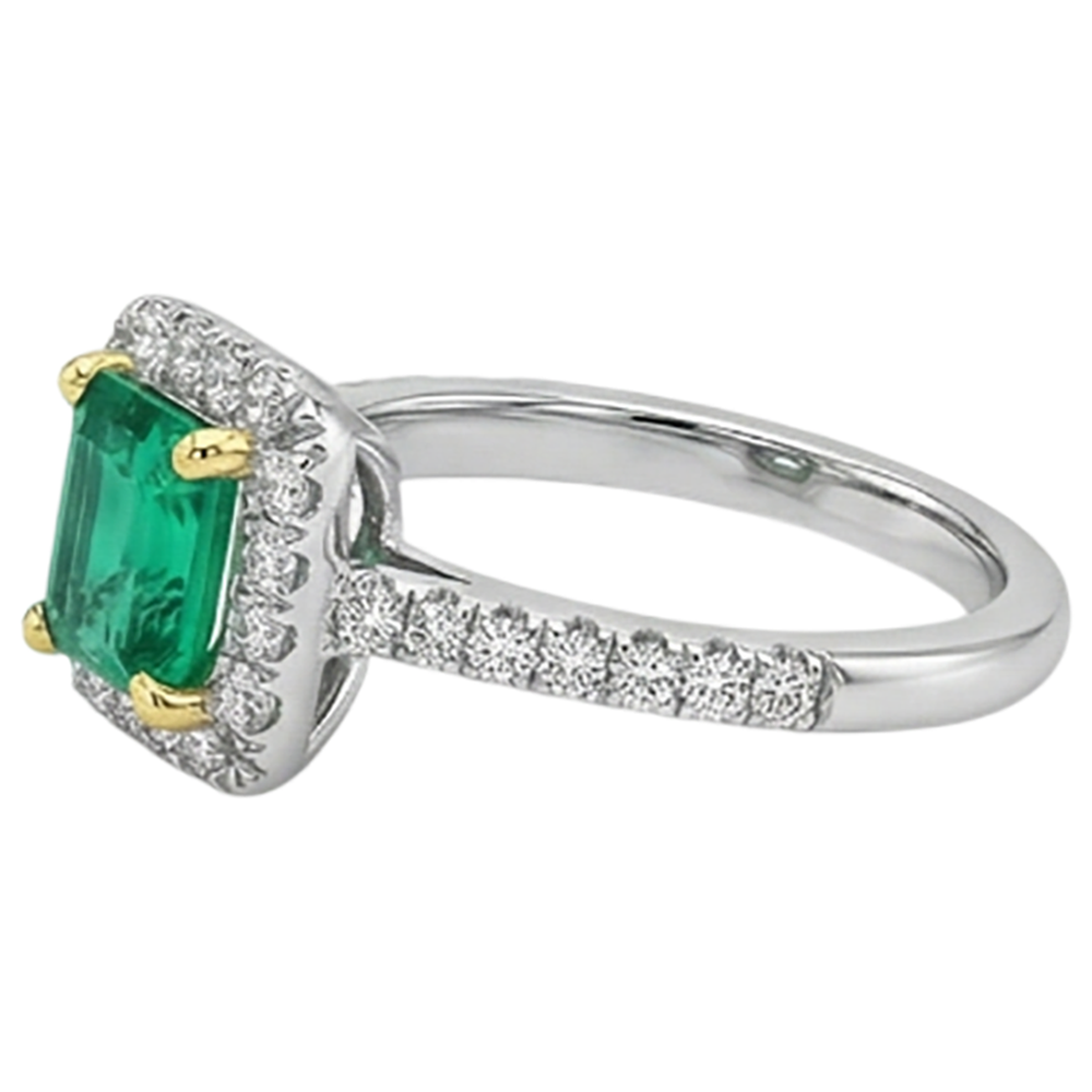 natural emerald emerald 2ct ring on white background