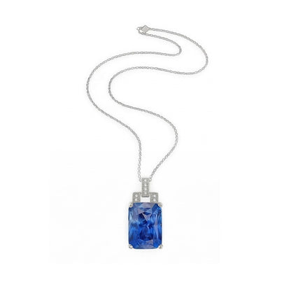 lab grown round sapphire 4.25ct pendant close up detail