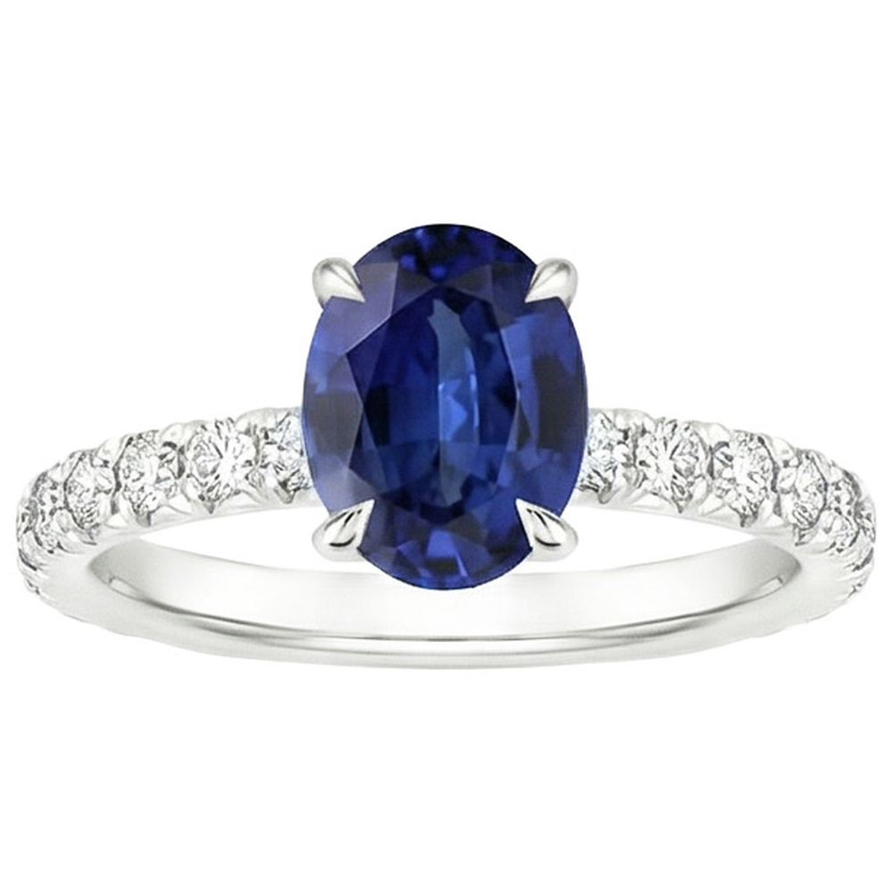 natural round sapphire 4ct ring close up detail