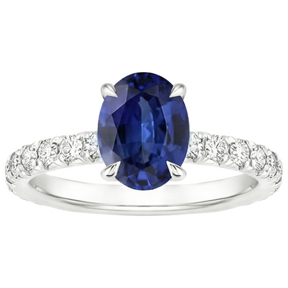 natural round sapphire 4ct ring close up detail