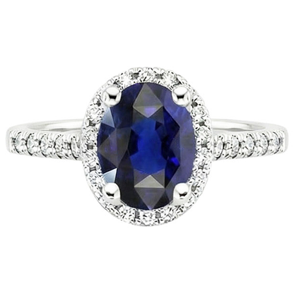 natural round sapphire 4ct ring close up detail