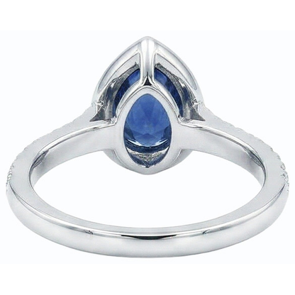 natural round sapphire 4ct ring on white background