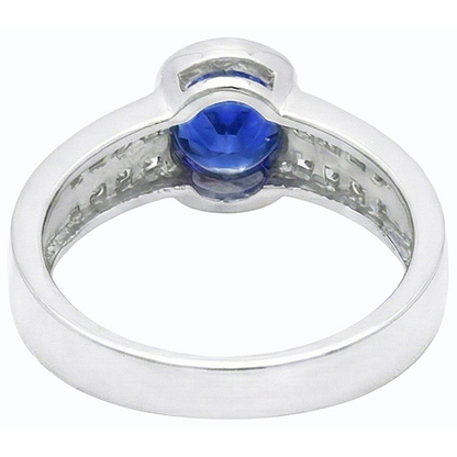 natural round sapphire 2.50ct ring on white background