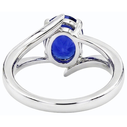natural round sapphire 2.50ct ring on white background