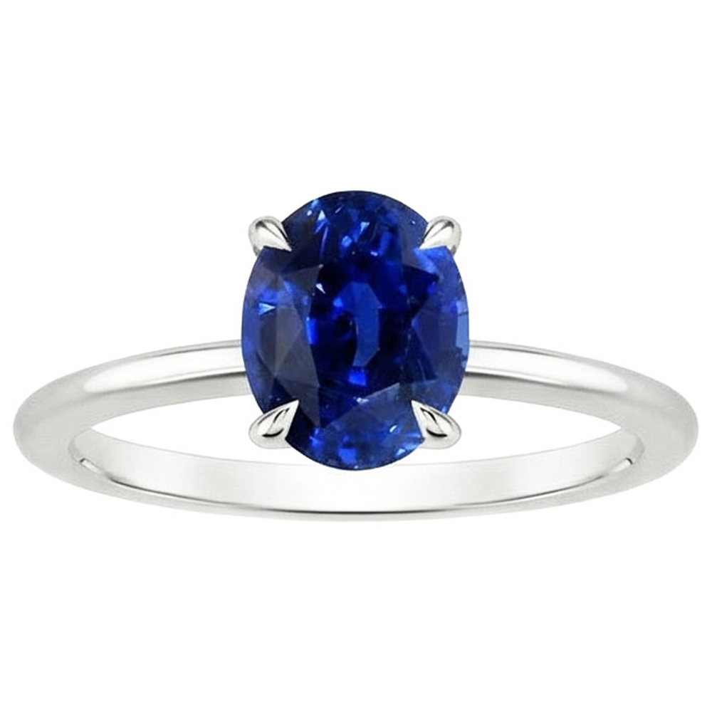 natural oval sapphire 2ct ring close up detail