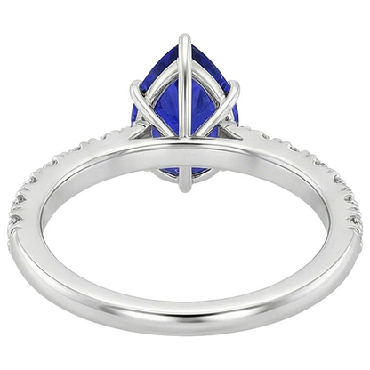 natural round sapphire 5.50ct ring on white background