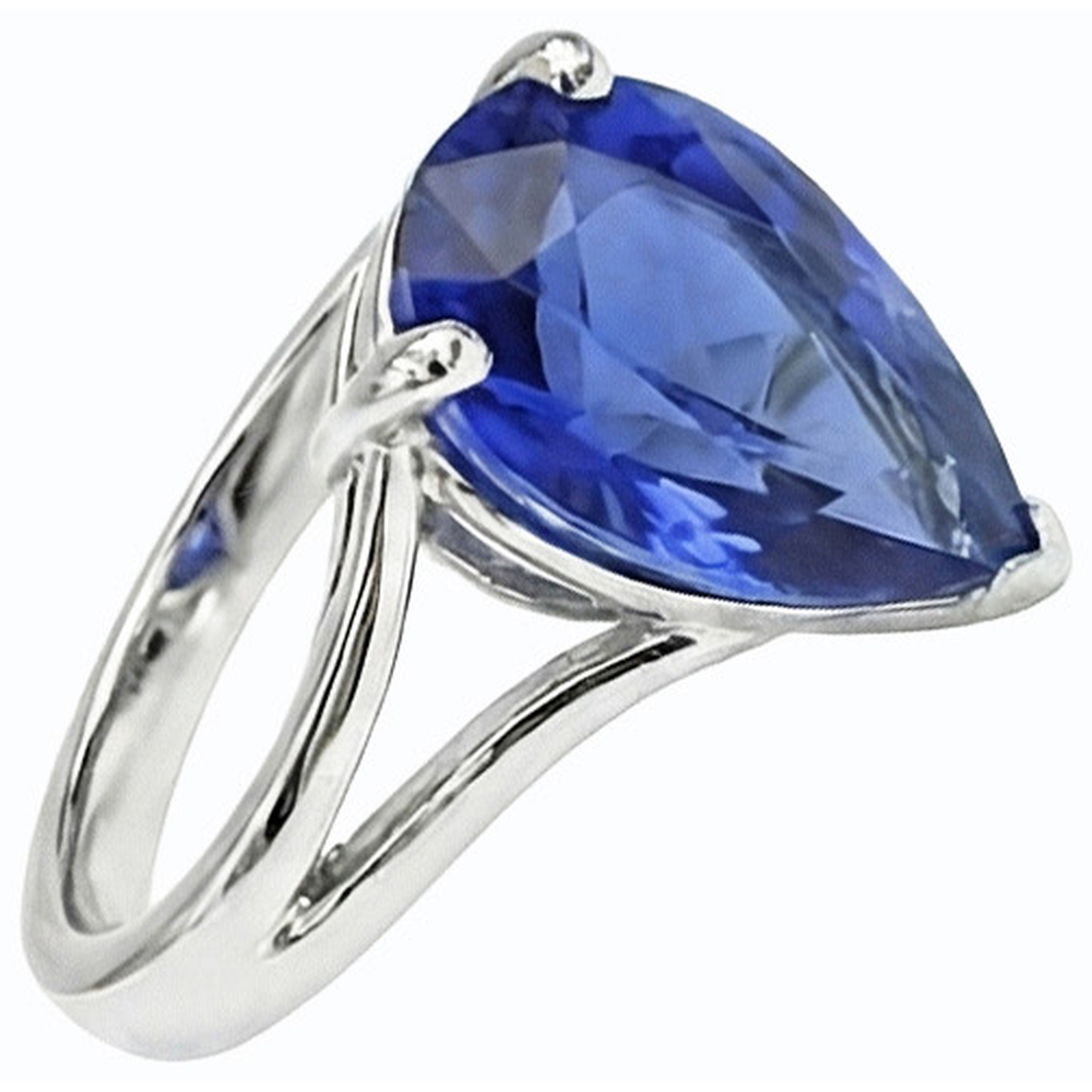 natural pear sapphire 3ct ring close up detail
