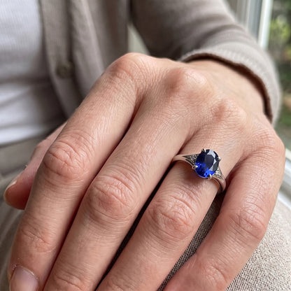 Natural Real ( Not Lab Grown )  Three Stones Ring Oval Sri Lankan Sapphire 2.75 Carats Split Shank