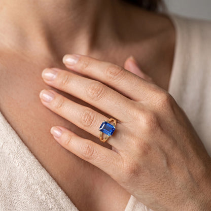 Natural Real ( Not Lab Grown )  Two Tone Solitaire Emerald Blue Sapphire Ring 2.50 Carats Split Shank