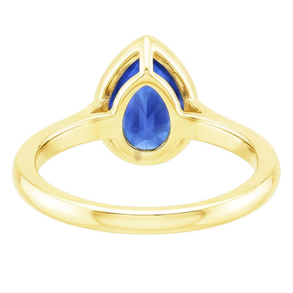 natural pear sapphire 4ct watch on white background
