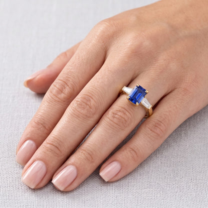 Natural Real ( Not Lab Grown )  Yellow Gold Three Stone Ring Emerald Blue Sapphire 2.50 Carats