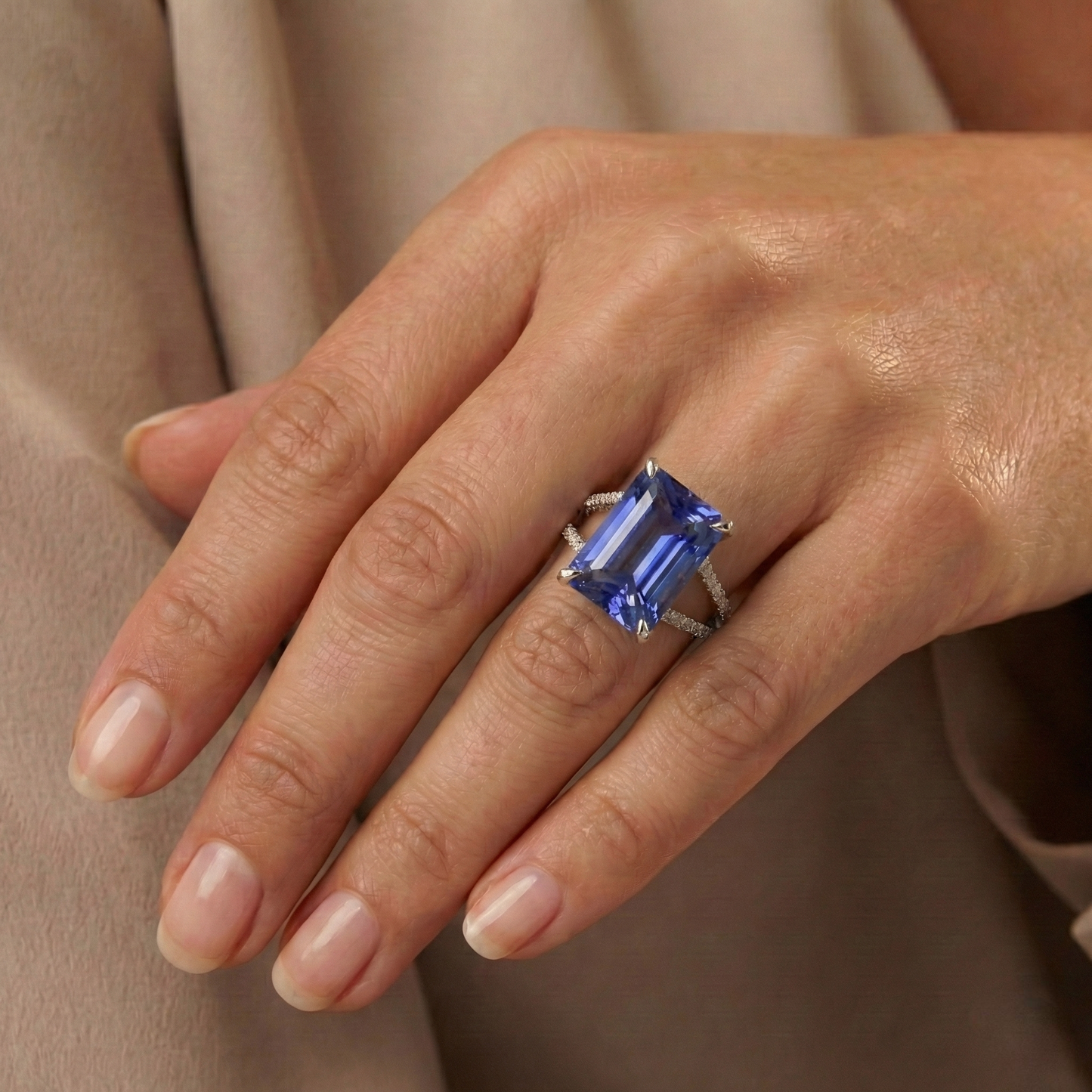 IGI CERTIFIED Diamond Ring Big Sapphire Gemstone Jewelry 7.50 Carats Split Shank