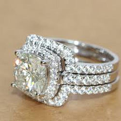 Natural Sparkling 3.10 Carats Diamonds Halo Engagement Ring Gold White 14K