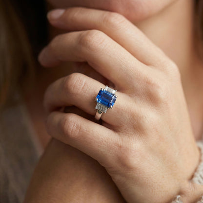 Natural Earth Mined Diamond Gemstone Jewelry 2 Carats Ceylon Sapphire Ring Prong Baguettes
