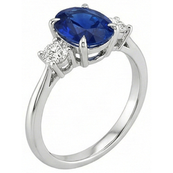Oval & Round Natural Earth Mined Diamond 3 Stone Ring Sri Lankan Sapphire 3.50 Carats Gold