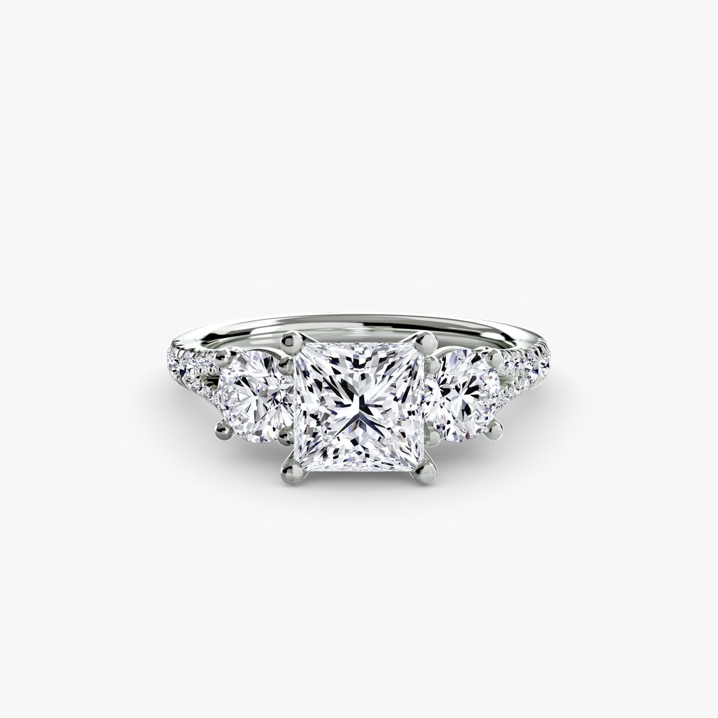 natural round diamond 0.77ct band close up detail