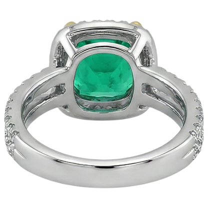 natural round emerald 4ct ring band detail