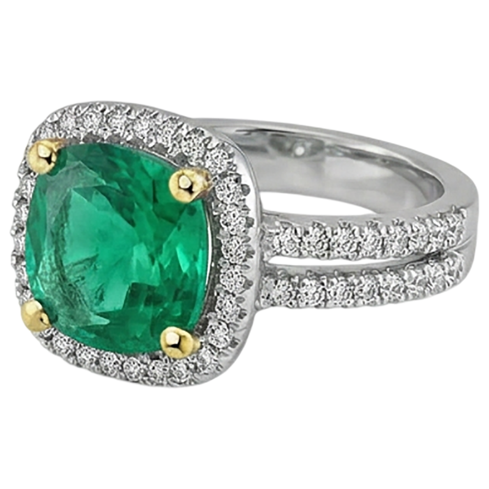 natural round emerald 4ct ring top view