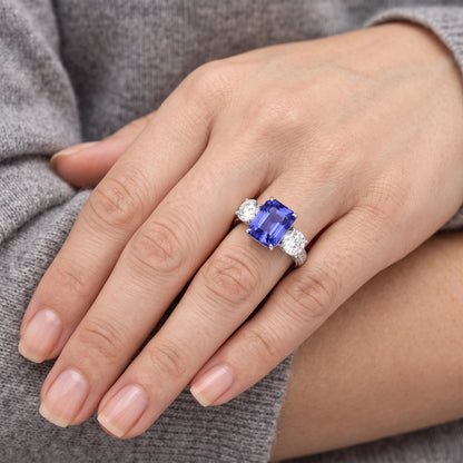 Round Natural Earth Mined Diamond 3 Stone Ring Ceylon Sapphire 3.50 Carats Milgrain Gold