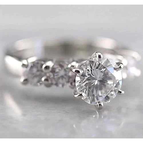 Round Cut Engagement Ring For Women