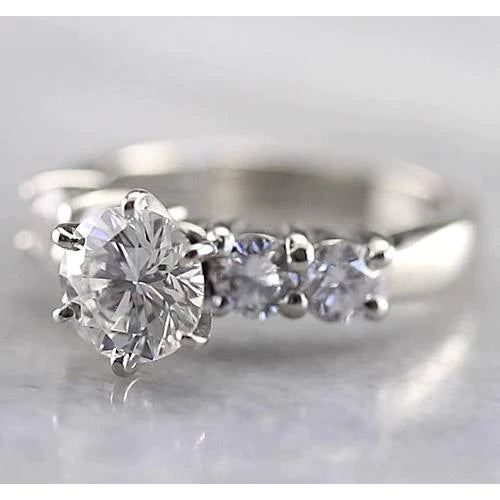 Round Cut Engagement Ring For Women