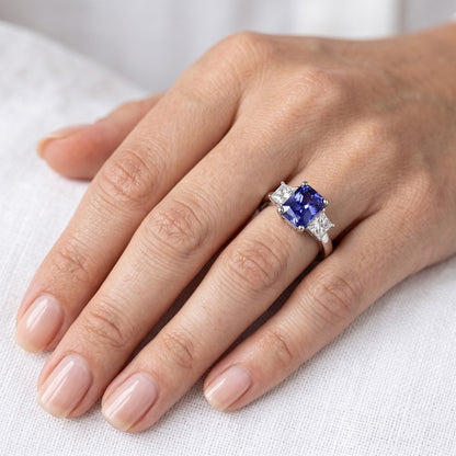 Sapphire Gemstone Jewelry 3 Stone Trapezoid Natural Earth Mined Diamonds Ring 2.50 Carats