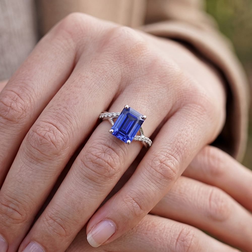 Solitaire Accents Ring Split Shank Blue Sapphire & Natural Earth Mined Diamond 4 Carats