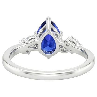 natural round sapphire 3.50ct ring on white background
