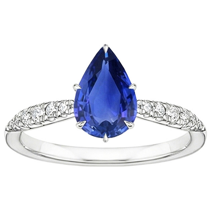 natural round sapphire 5ct ring close up detail