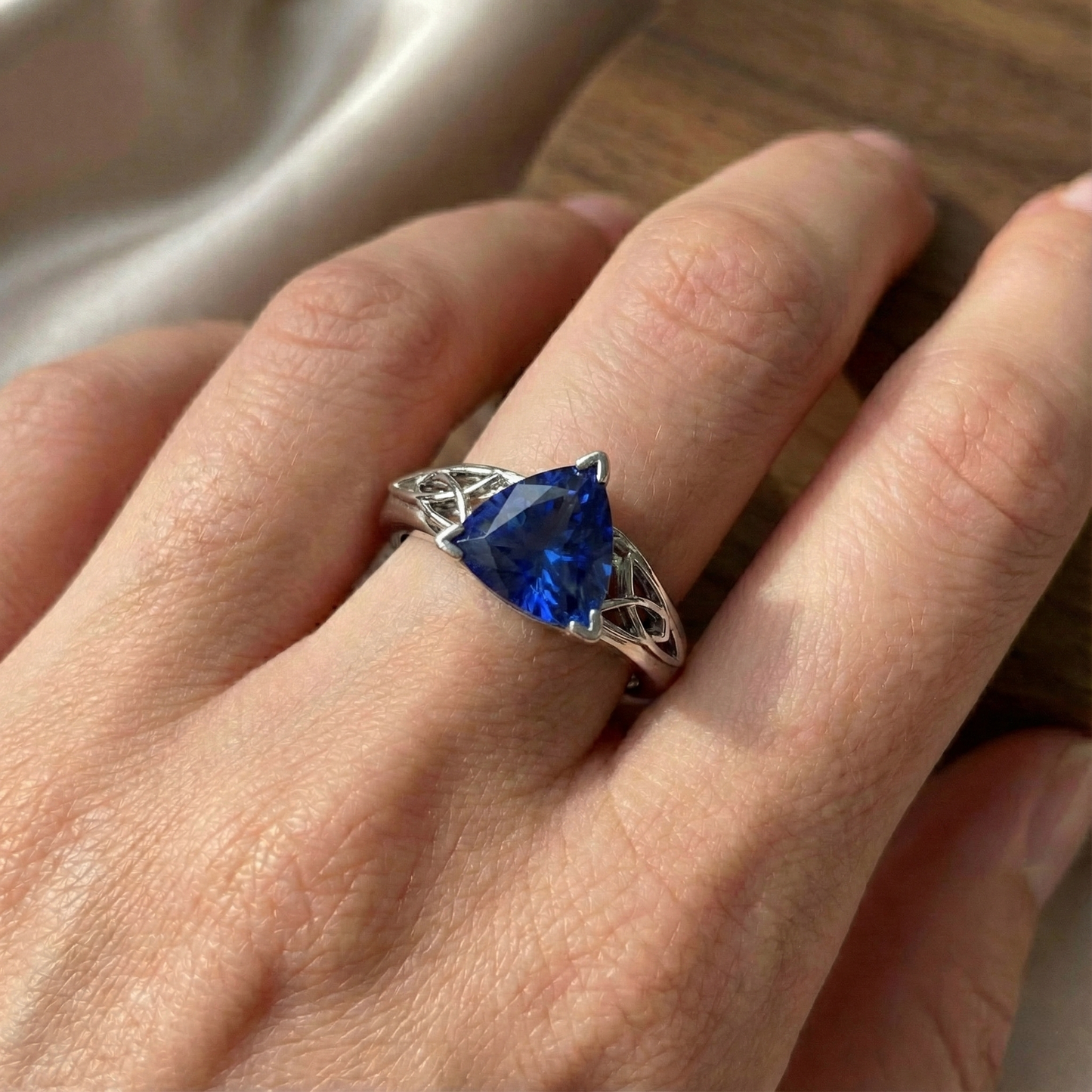 Natural Real ( Not Lab Grown )  Solitaire Ring Trillion V Prong Blue Sapphire Antique Style 2 Carats