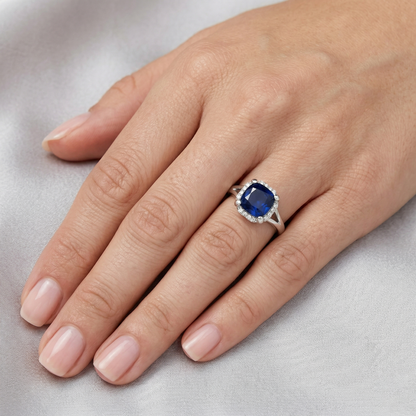 Solitaire With Accents 2.50 Ct Sri Lankan Sapphire And Natural Earth Mined Diamonds Ring