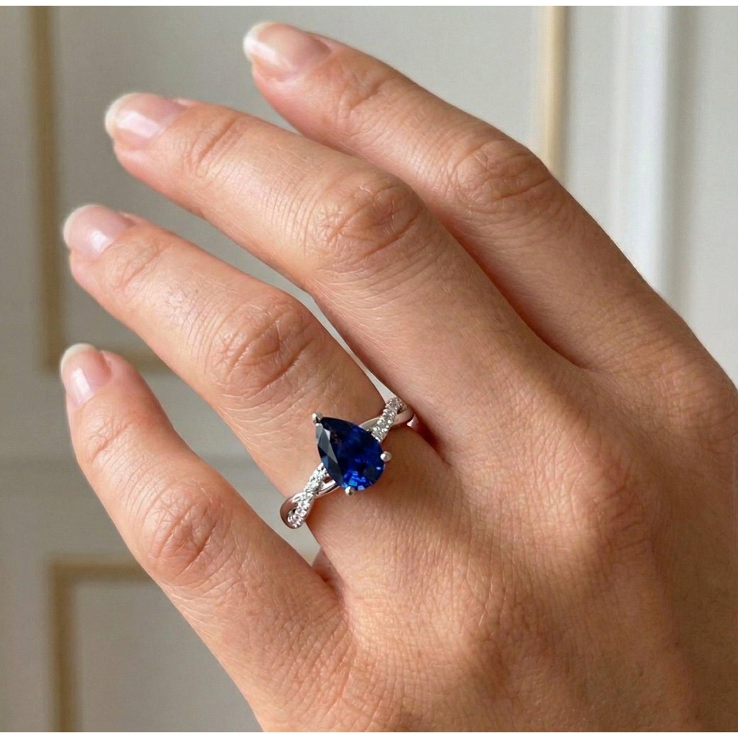 Natural Real ( Not Lab Grown )  Solitaire With Accents Ring Ceylon Sapphire 2.50 Carats Twist Style