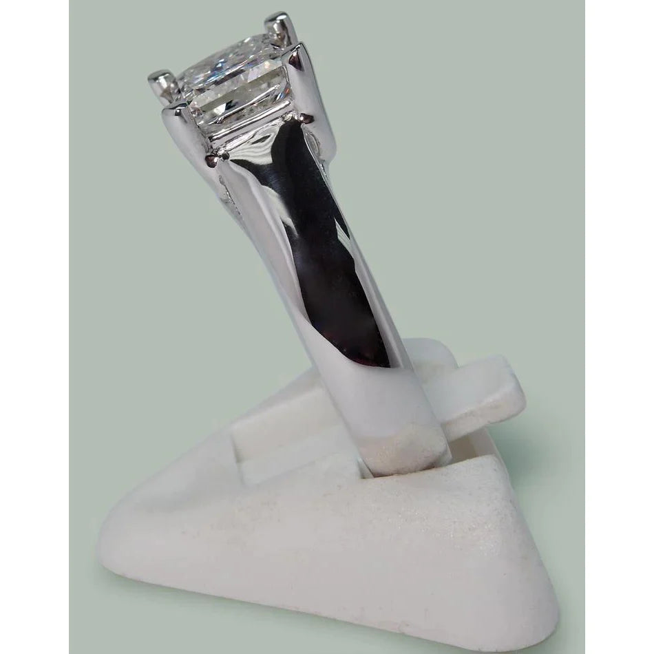 Sparkling Princess Diamond Solitaire Ring