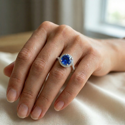 natural round sapphire 2.50ct ring on white background