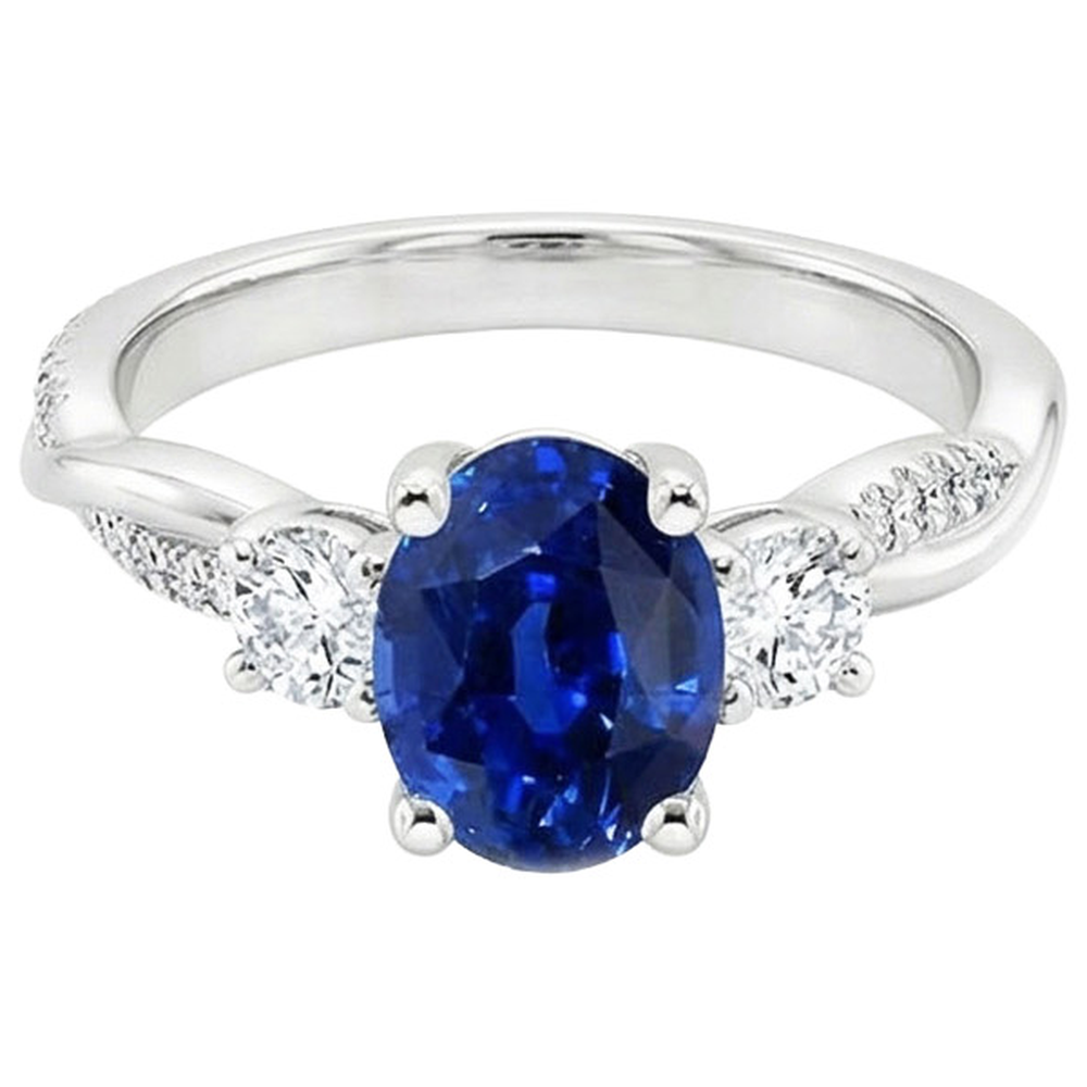natural round sapphire 4ct ring close up detail