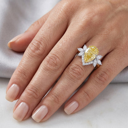 VVS Statement Ring – Fancy Yellow Diamond 4 ct 14K Two Tone Gold